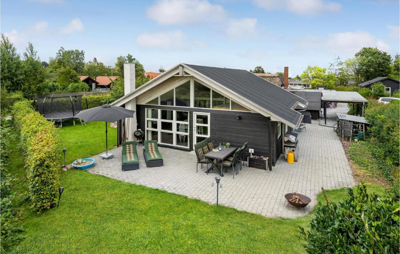 Beautiful Home In Borkop With Kitchen Bagian luar foto